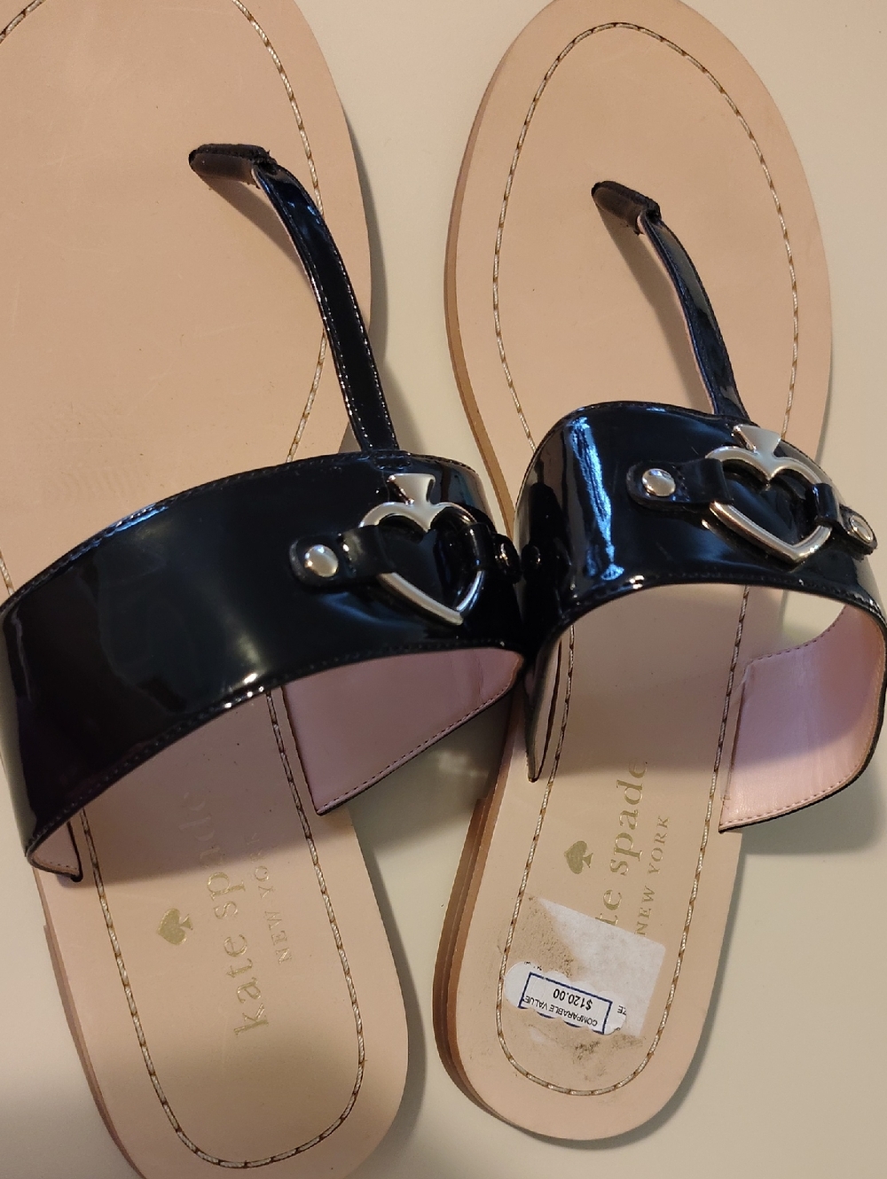 kate spade Cassia Black Patent Leather Heart-Accent Thong Sandals Size 9